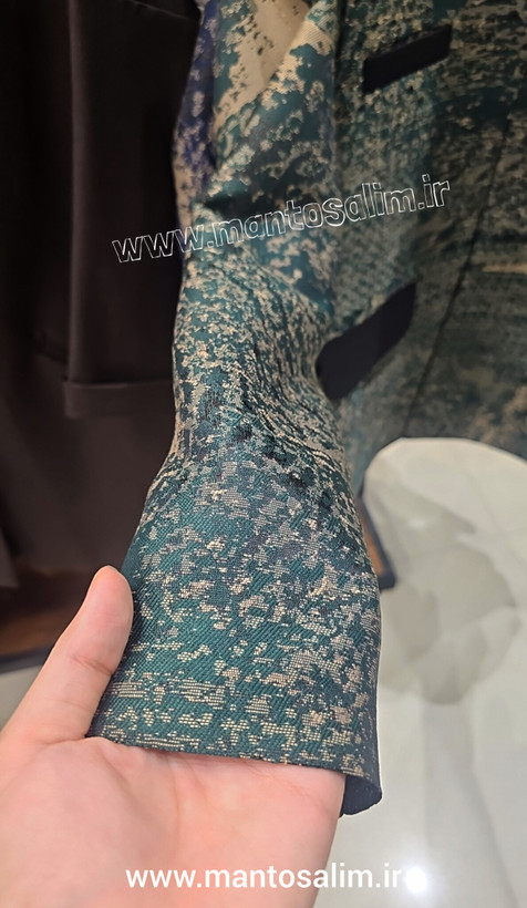 نمای نزدیک از کیفیت دوخت و جیب کت تک زنانه کد ۰۰۵